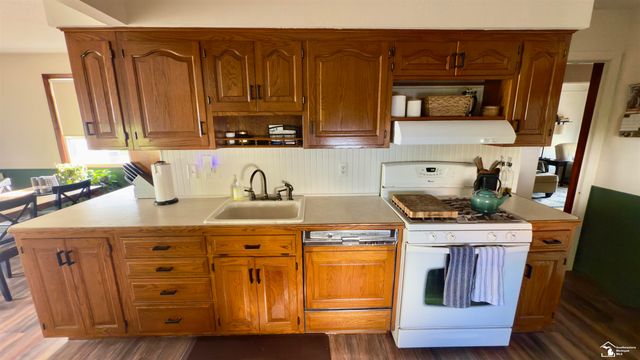 24800 Dartmouth Street, Dearborn, MI 48124