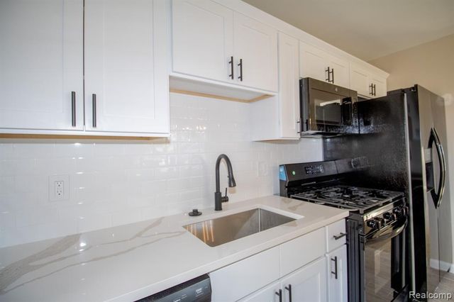 329 Shotka Street, Westland, MI 48186