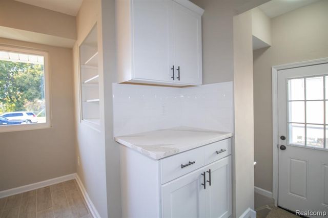 329 Shotka Street, Westland, MI 48186