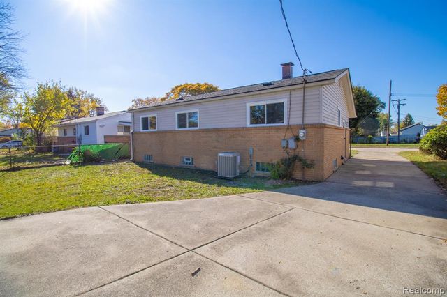 329 Shotka Street, Westland, MI 48186