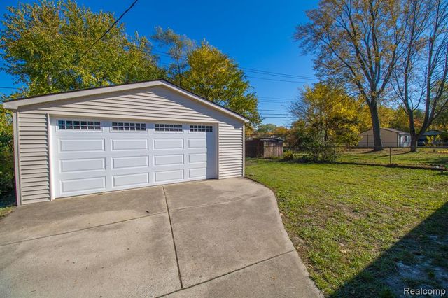 329 Shotka Street, Westland, MI 48186