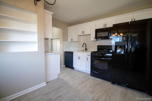 329 Shotka Street, Westland, MI 48186