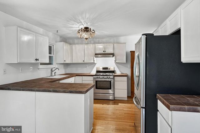 1515 POWNAL DR, Yardley, PA 19067