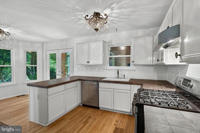1515 POWNAL DR, Yardley, PA 19067