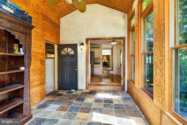 1515 POWNAL DR, Yardley, PA 19067