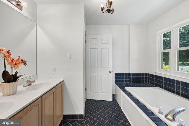 1515 POWNAL DR, Yardley, PA 19067