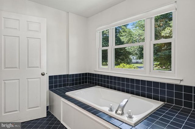 1515 POWNAL DR, Yardley, PA 19067