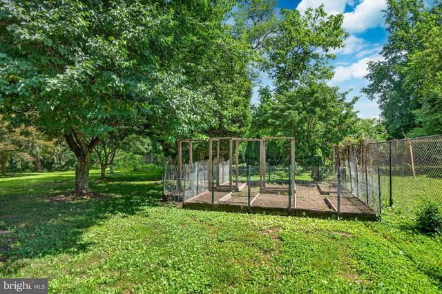 1515 POWNAL DR, Yardley, PA 19067