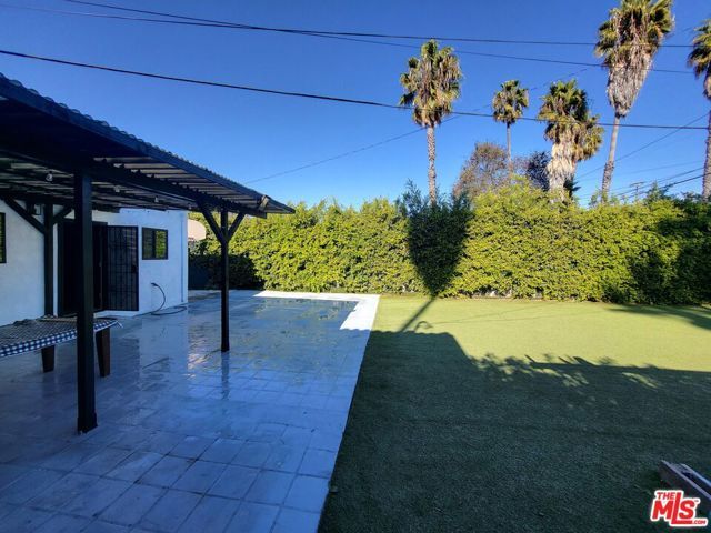 620 N Poinsettia Place, Los Angeles, CA 90036