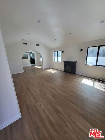 620 N Poinsettia Place, Los Angeles, CA 90036
