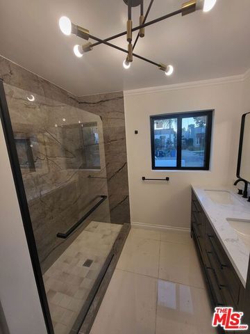 620 N Poinsettia Place, Los Angeles, CA 90036