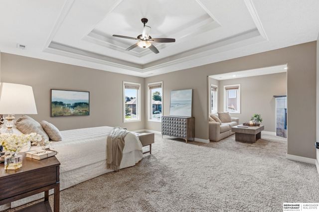 6829 Park Crest Drive, Papillion, NE 68133