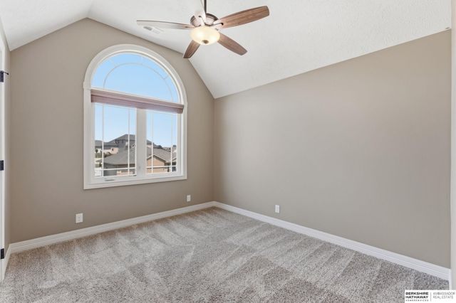 6829 Park Crest Drive, Papillion, NE 68133