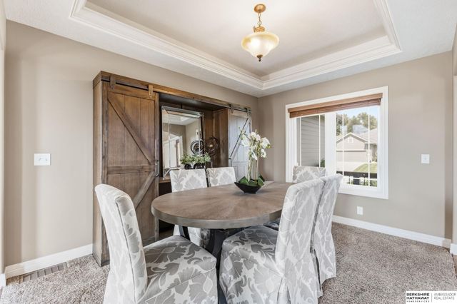 6829 Park Crest Drive, Papillion, NE 68133
