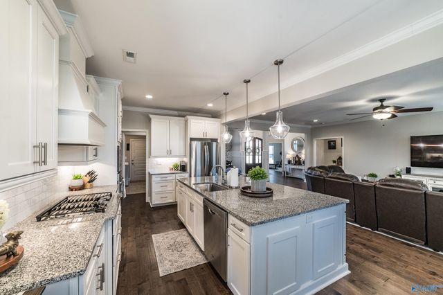 7617 Summerdawn Drive SE, Owens Cross Roads, AL 35763