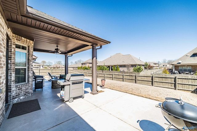 7617 Summerdawn Drive SE, Owens Cross Roads, AL 35763