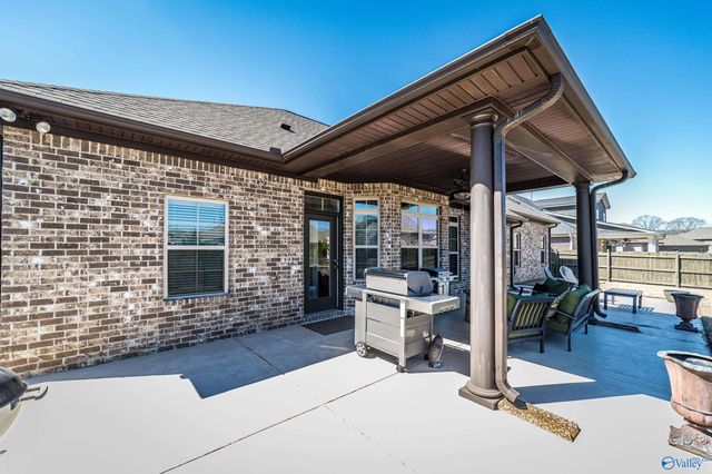 7617 Summerdawn Drive SE, Owens Cross Roads, AL 35763