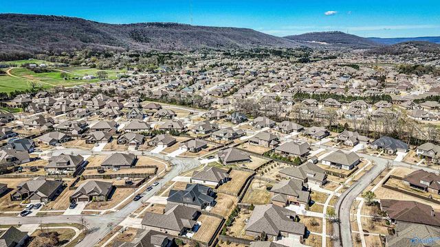 7617 Summerdawn Drive SE, Owens Cross Roads, AL 35763