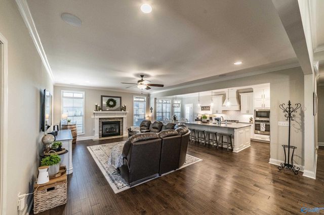 7617 Summerdawn Drive SE, Owens Cross Roads, AL 35763