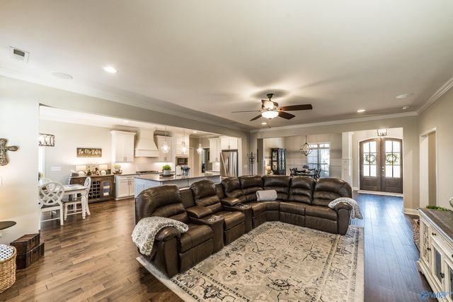 7617 Summerdawn Drive SE, Owens Cross Roads, AL 35763