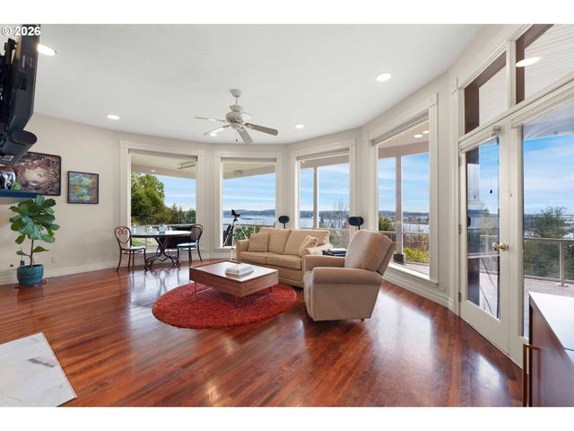 93883 MAKAI Ln, North Bend, OR 97459