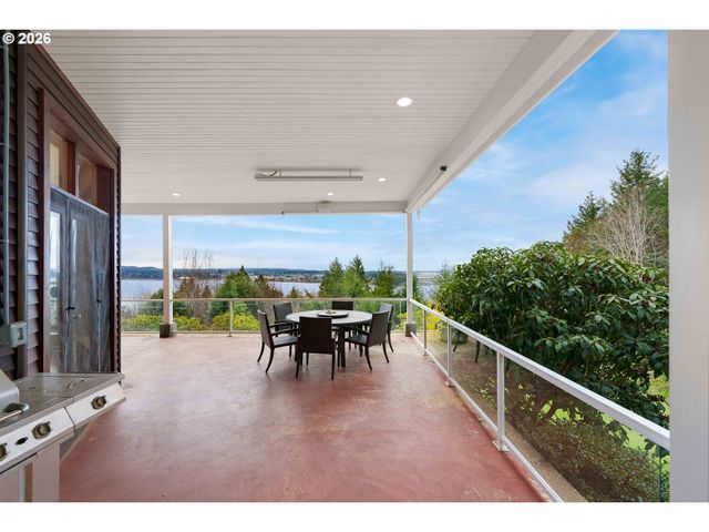 93883 MAKAI Ln, North Bend, OR 97459