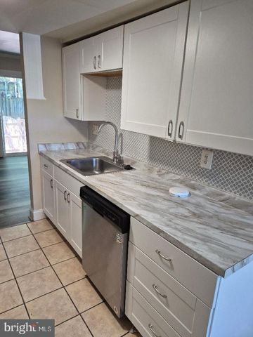 306 GILES PL, Sterling, VA 20164