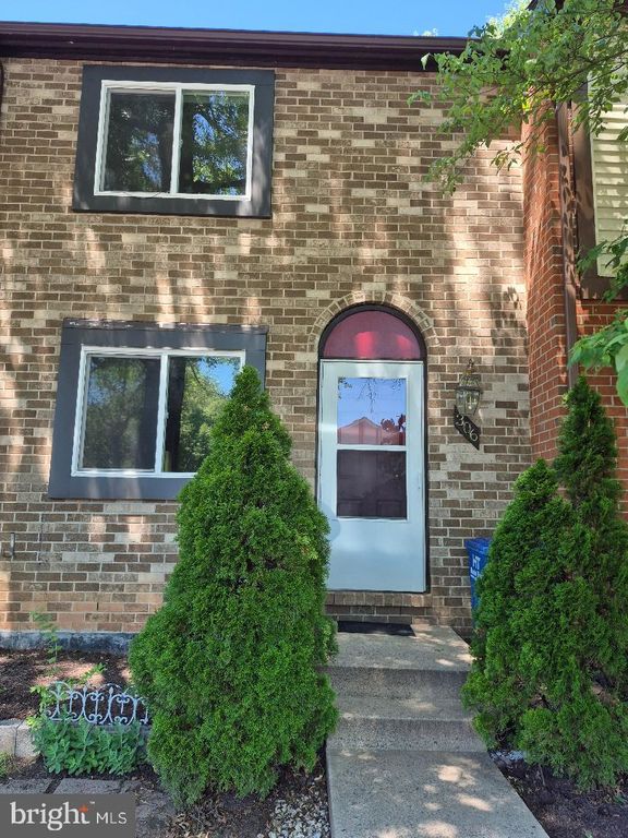 306 GILES PL, Sterling, VA 20164