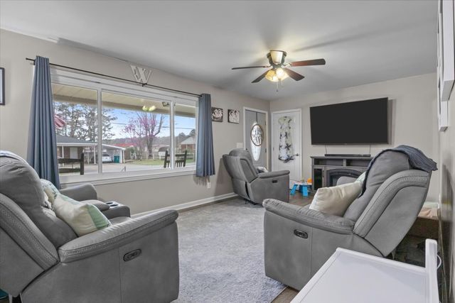 107 Meridale St, Waverly, TN 37185