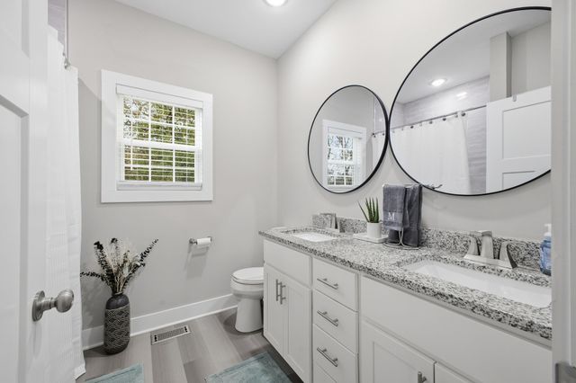 1917 Frank Moore Rd, Culleoka, TN 38451