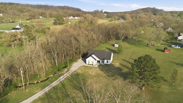 1917 Frank Moore Rd, Culleoka, TN 38451