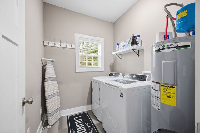 1917 Frank Moore Rd, Culleoka, TN 38451