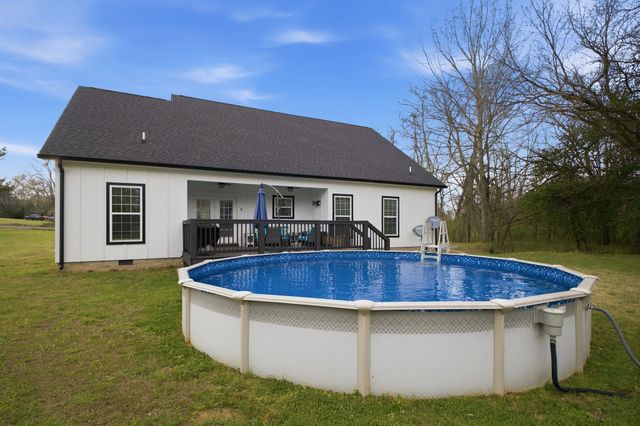 1917 Frank Moore Rd, Culleoka, TN 38451