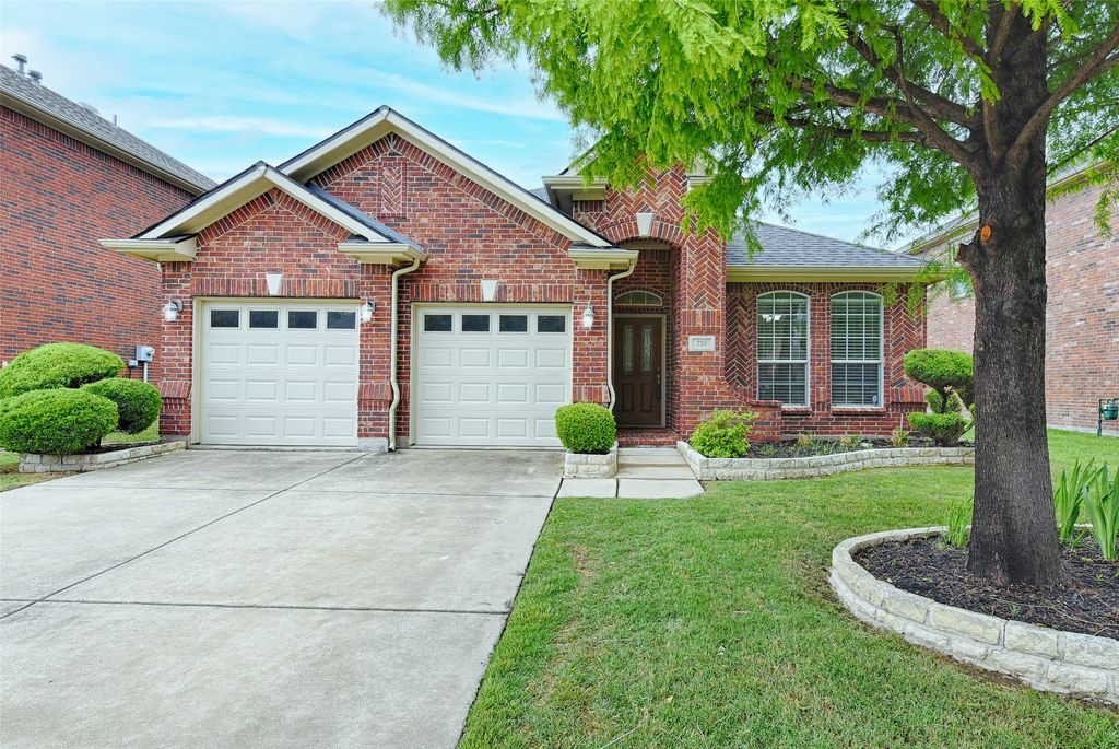 728 Mandalay Bay Drive, Lewisville, TX 75056