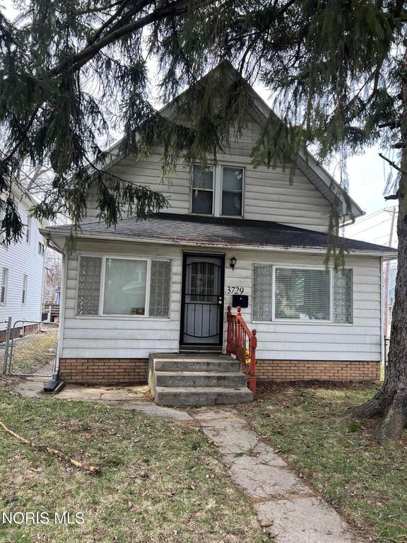 3729 Hazelhurst Avenue, Toledo, OH 43612