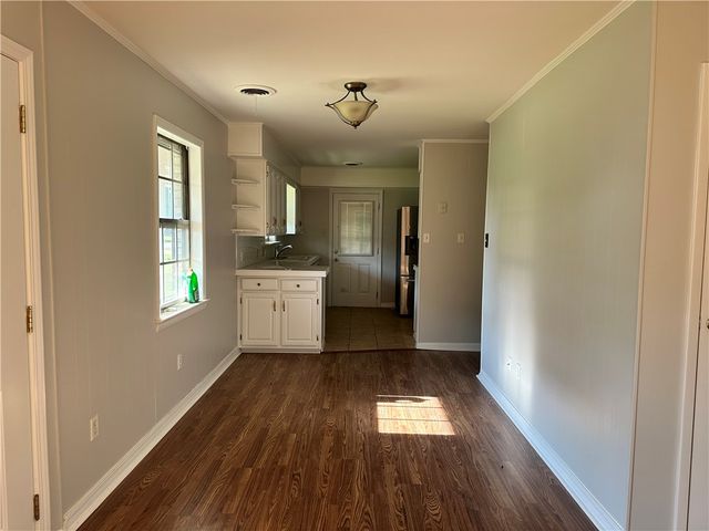 305 N Vancouver Avenue, Russellville, AR 72801