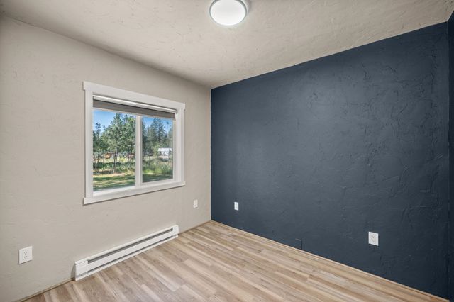 6449 Circle Dr, Nine Mile Falls, WA 99026