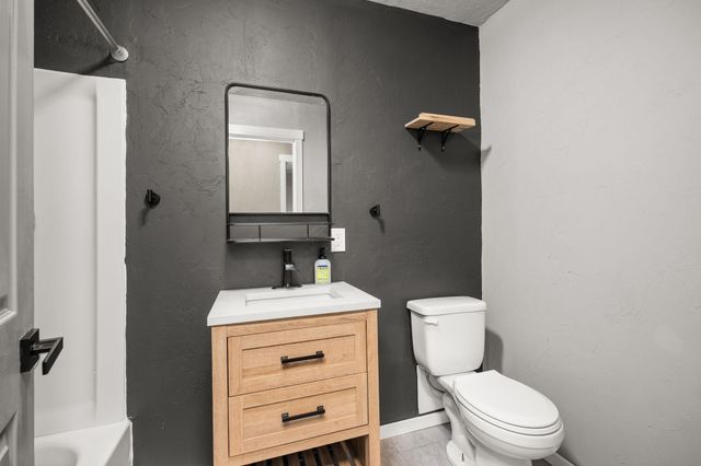 6449 Circle Dr, Nine Mile Falls, WA 99026