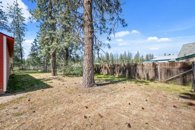 6449 Circle Dr, Nine Mile Falls, WA 99026