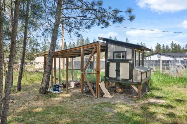 6449 Circle Dr, Nine Mile Falls, WA 99026