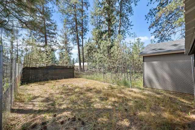 6449 Circle Dr, Nine Mile Falls, WA 99026