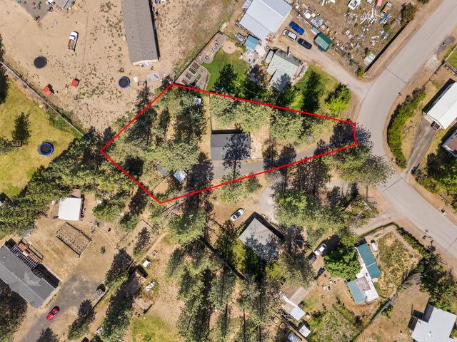 6449 Circle Dr, Nine Mile Falls, WA 99026