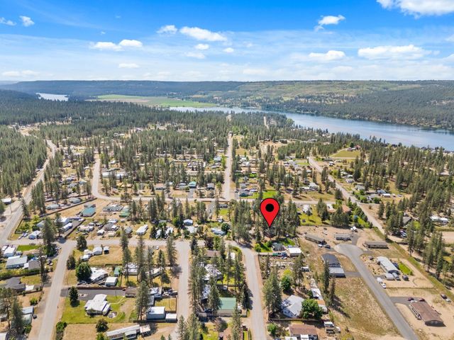 6449 Circle Dr, Nine Mile Falls, WA 99026