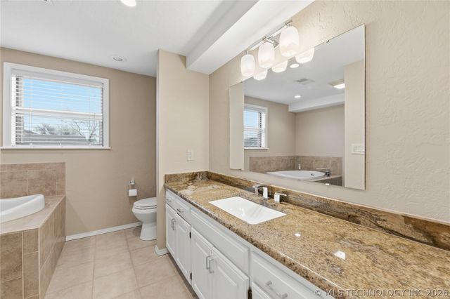 438 Chisholm Circle, Bartlesville, OK 74006