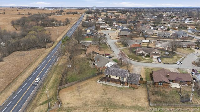 438 Chisholm Circle, Bartlesville, OK 74006