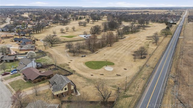 438 Chisholm Circle, Bartlesville, OK 74006