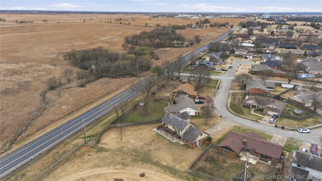 438 Chisholm Circle, Bartlesville, OK 74006