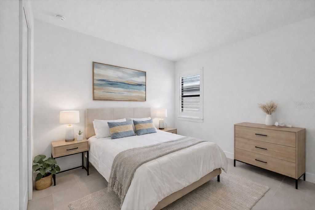 Image 18 of property listing at 18575 MIDSUMMER PLACE, Venice, FL 34293