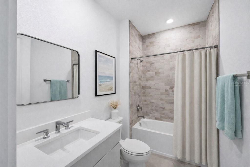 Image 26 of property listing at 18575 MIDSUMMER PLACE, Venice, FL 34293