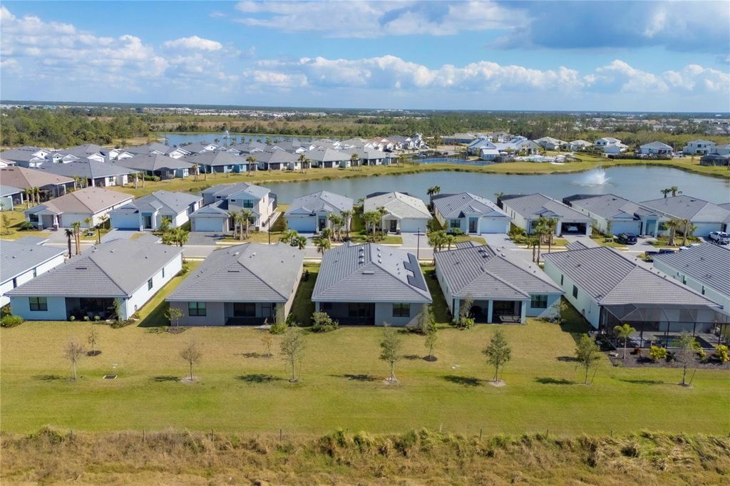 Image 32 of property listing at 18575 MIDSUMMER PLACE, Venice, FL 34293